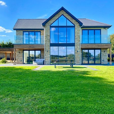 Stunning Modern Home Set In Beautiful Grounds. Bath Dış mekan fotoğraf