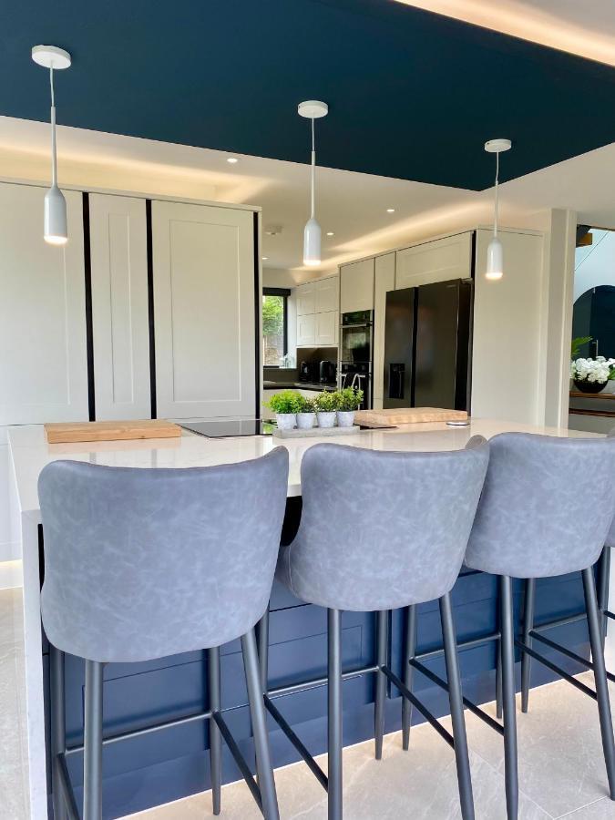 Stunning Modern Home Set In Beautiful Grounds. Bath Dış mekan fotoğraf