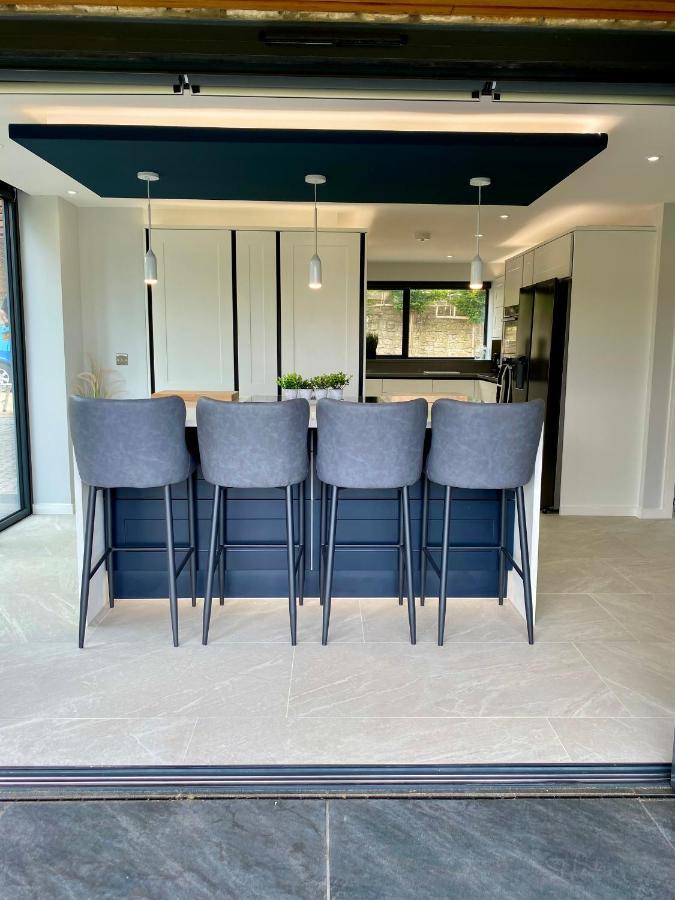 Stunning Modern Home Set In Beautiful Grounds. Bath Dış mekan fotoğraf