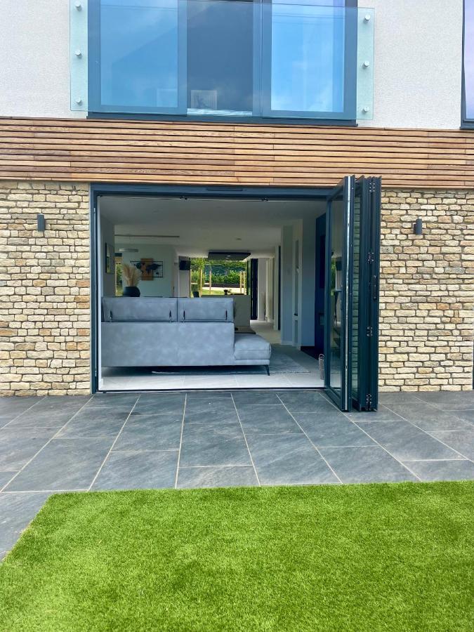 Stunning Modern Home Set In Beautiful Grounds. Bath Dış mekan fotoğraf