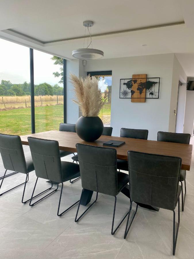 Stunning Modern Home Set In Beautiful Grounds. Bath Dış mekan fotoğraf