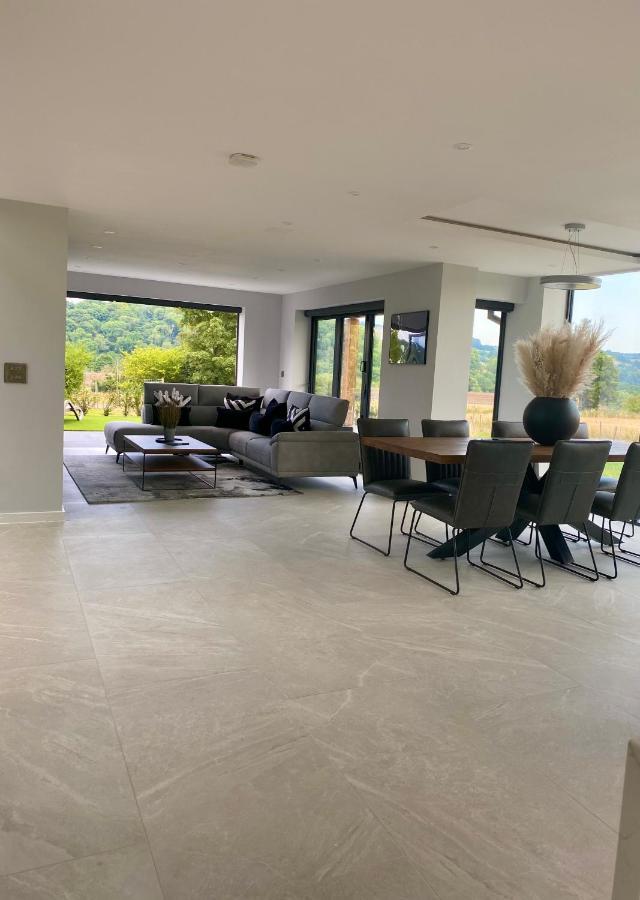 Stunning Modern Home Set In Beautiful Grounds. Bath Dış mekan fotoğraf