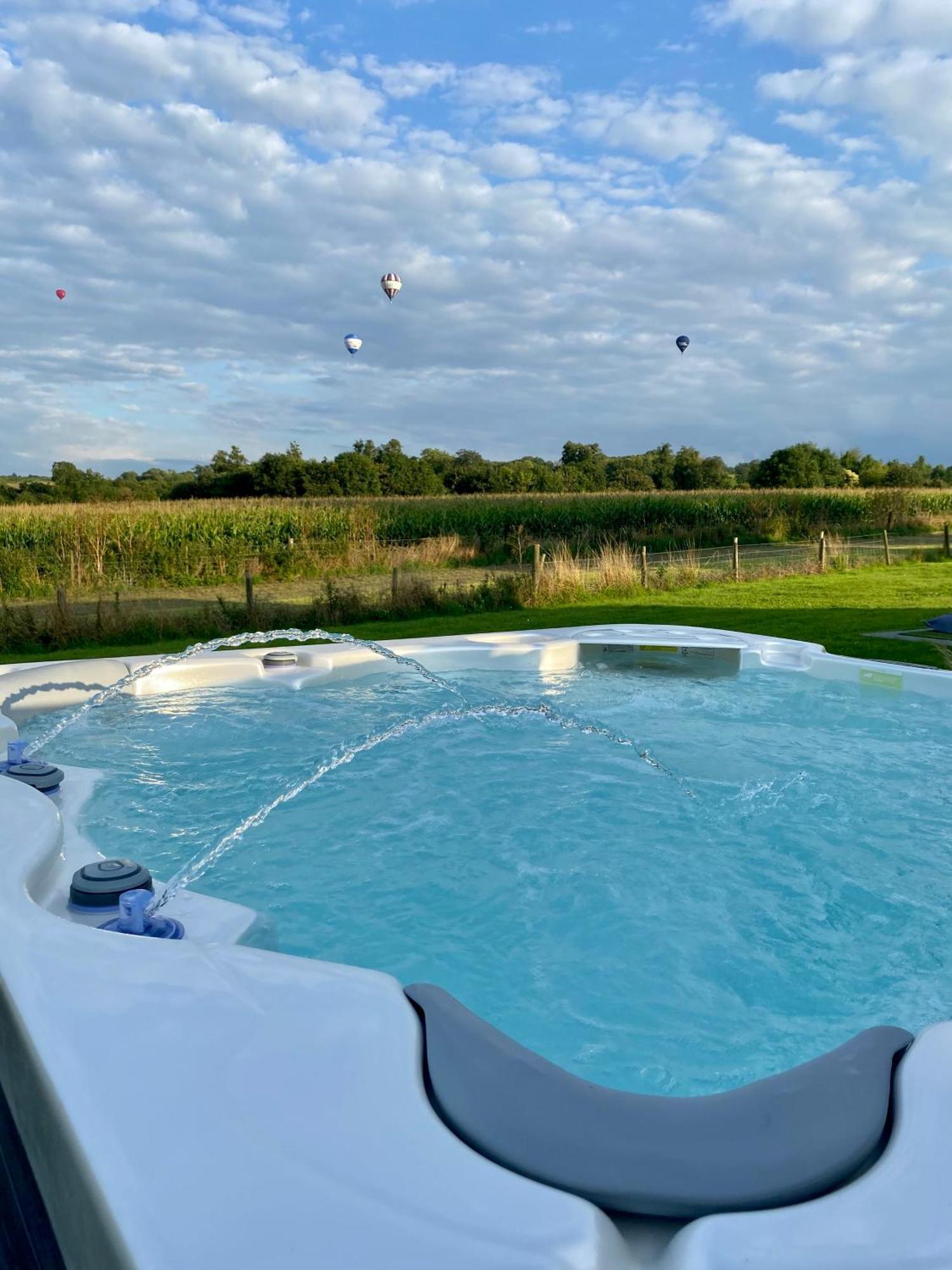 Stunning Modern Home Set In Beautiful Grounds. Bath Dış mekan fotoğraf