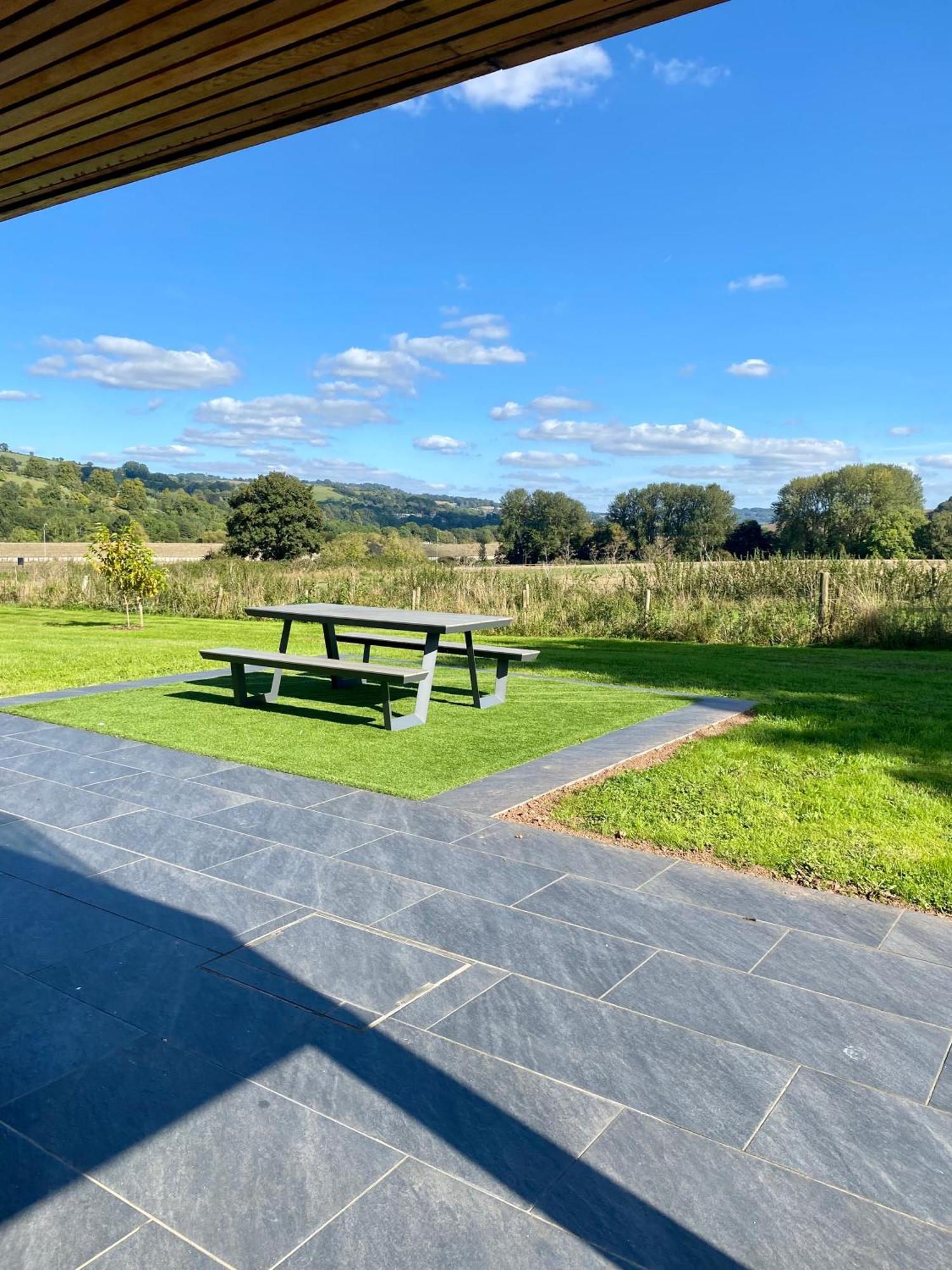 Stunning Modern Home Set In Beautiful Grounds. Bath Dış mekan fotoğraf